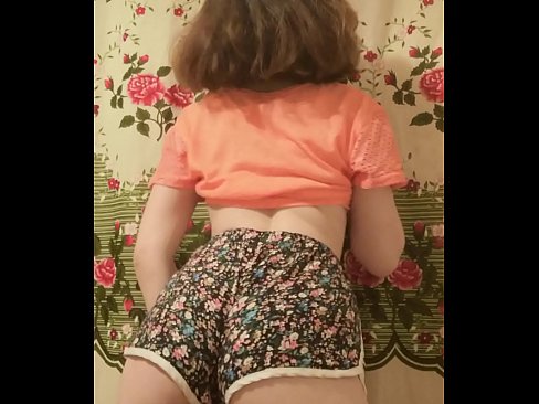 ❤️ Sexet ung babe laver en striptease ved at filme sine shorts på kamera ❤❌ Porno at da.sexafinkarasskaz.ru ️❤