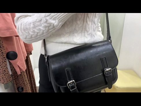 ❤️ Offentlig onani af ung kælling FeralBerry med en dildo i prøverummet ❤❌ Porno at da.sexafinkarasskaz.ru ️❤