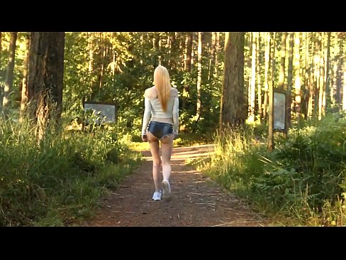 ❤️ Smuk kvinde bevæger sig langsomt, ikke nøgen video ❤❌ Porno at da.sexafinkarasskaz.ru ️❤